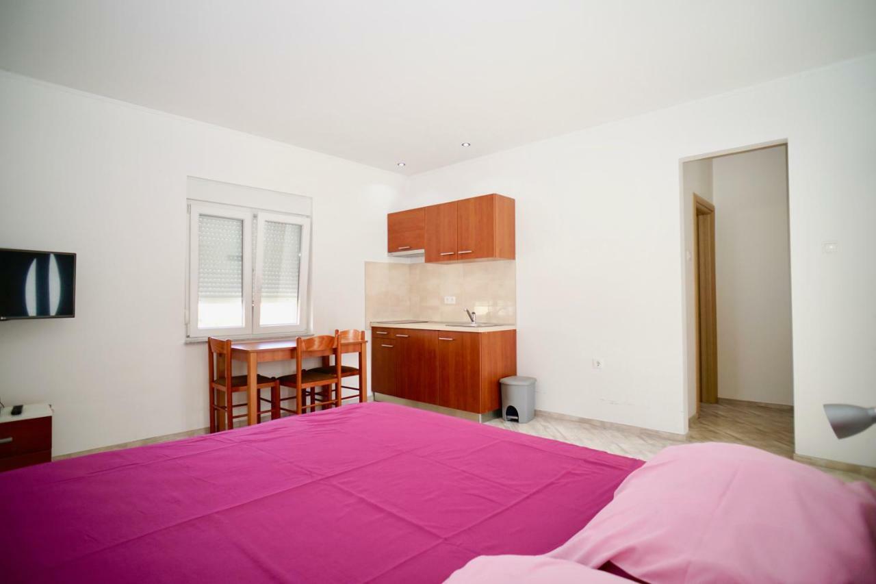 טרוגיר Apartments Teo מראה חיצוני תמונה