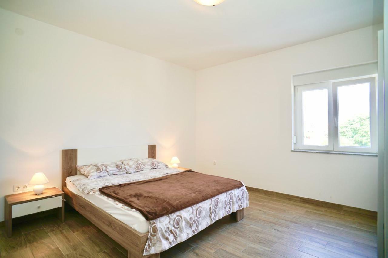 טרוגיר Apartments Teo מראה חיצוני תמונה